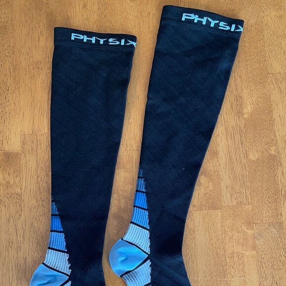 NWOT One pair Size Small/Medium unisex Physix Gear blue black compression socks - Picture 8 of 10